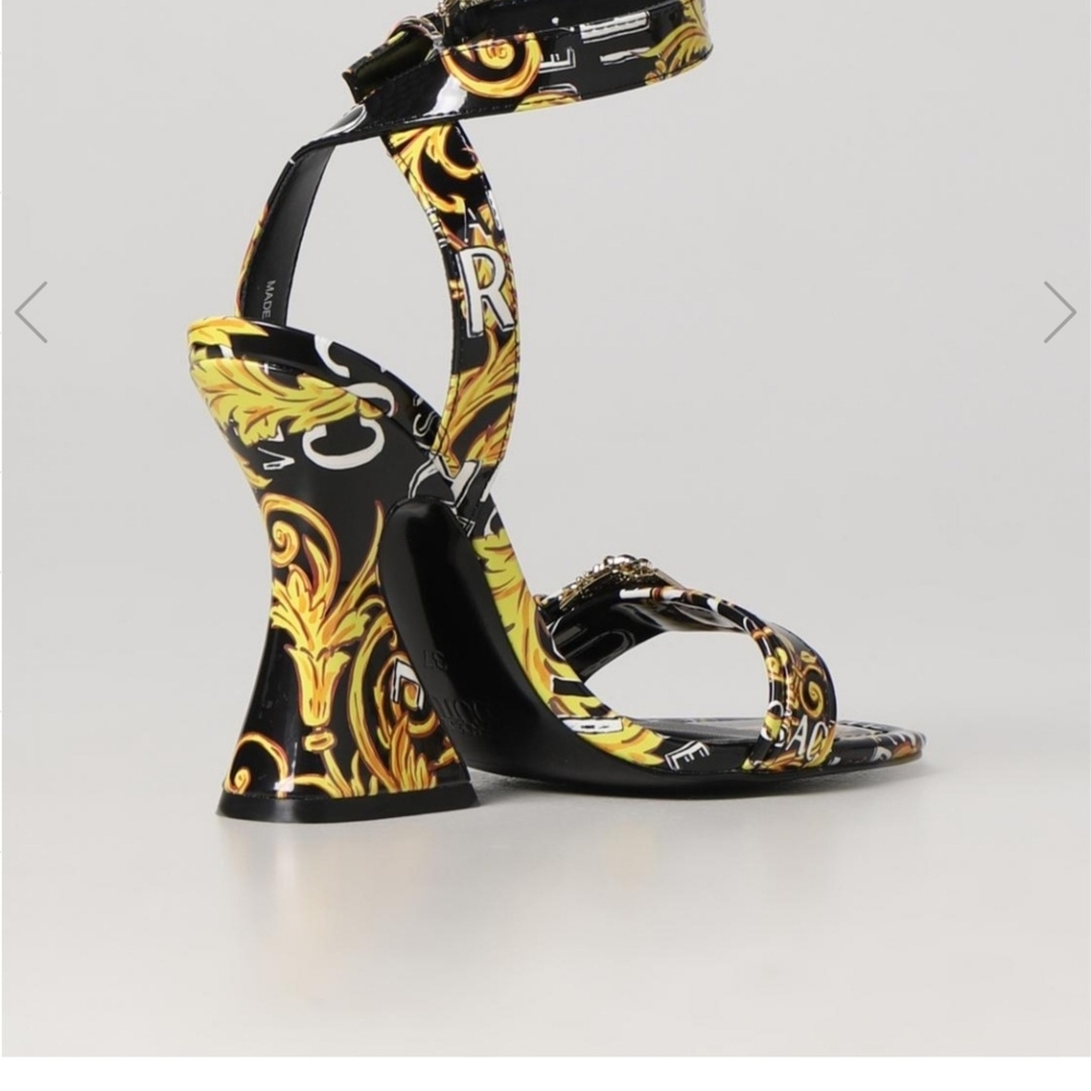 EUC Versace 💛 JEANS COUTURE Black and Gold Patterned Heels SZ 7.5 - Picture 2 of 11